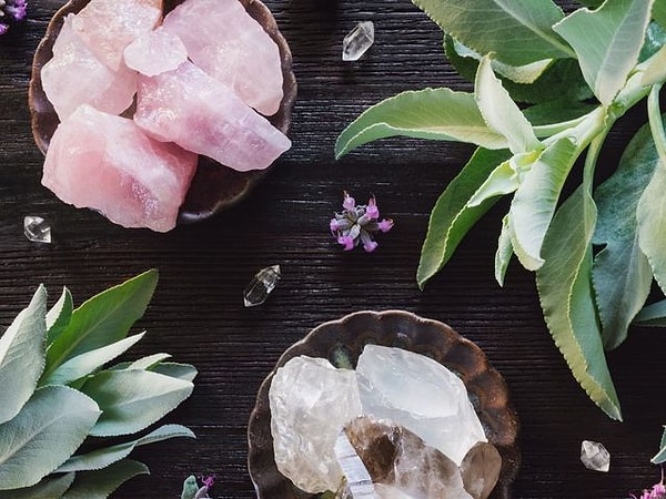 2. Какой из этих самоцветов вы бы выбрали в качестве своего амулета?