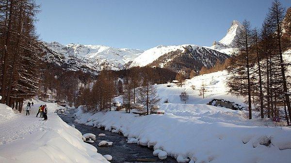 94. İsviçre'nin Zermatt kentinde kayak keyfini doyasıya yaşayabilirsiniz.