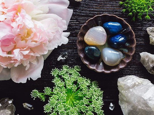 6. Какой из этих самоцветов вам хочется взять в руки?