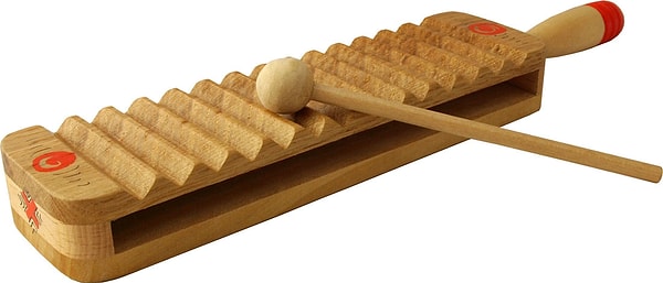 10. Какой музыкальный инструмент изначально был предметом домашнего быта и использовался для глажения белья после стирки?