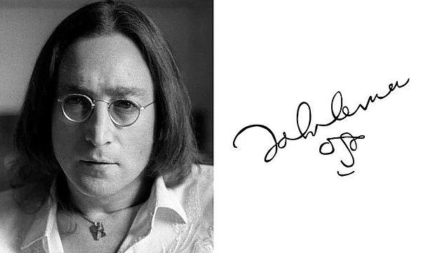13. John Lennon - İngiliz müzisyen, The Beatles isimli müzik grubunun üyelerinden