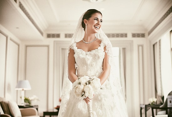 Evlilik ve Hayırlı Haberler Yolda! Rüyada Gelinlik Görmek Ne Anlama Gelir?