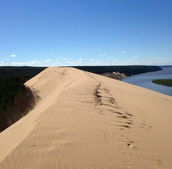 4. С помощью фотосессии Амина Карат хотела напомнить подписчикам своего блога об удивительной красоте Якутии и ее природных феноменах.