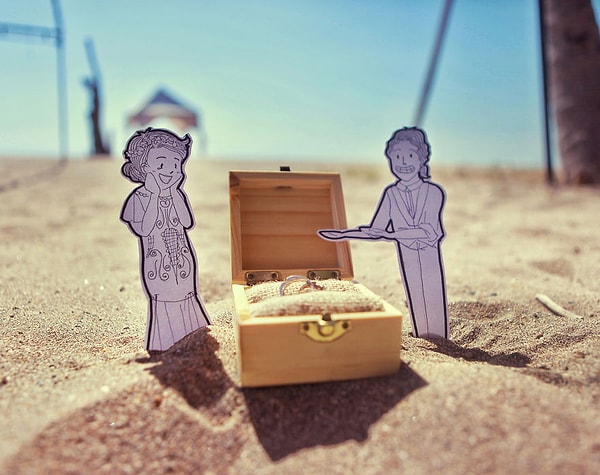 "Мы не покупали кольца с алмазами - наши кольца, если их соединить, образуют сердце"