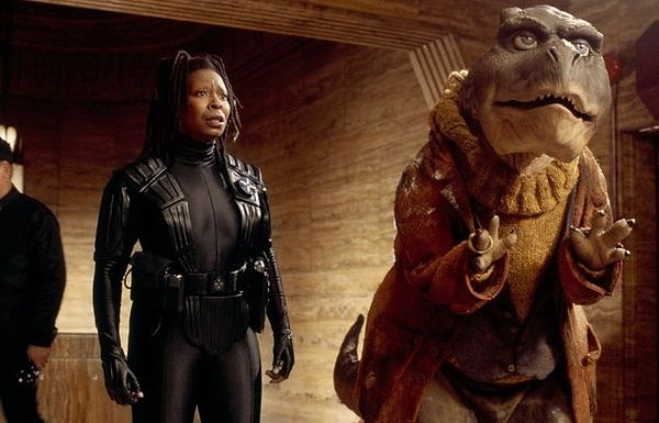 8. Вупи Голдберг в фильме "Теодор Рекс"