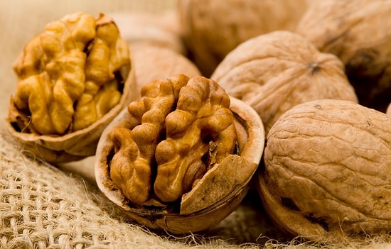 Zorluklar ve Kötülüklerle Karşılaşılabilir! Rüyada Ceviz Görmek Ne Anlama Gelir?