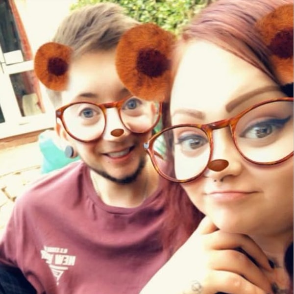 Алекс хотел сделать предложение Сэмм еще в январе. Но он решил, что это должно быть при личной встрече.