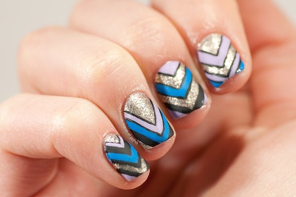 ПРОТИВ: шеврон-маникюр