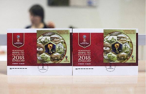 Только за первую неделю Чемпионата мира по футболу из отделения Почты России на Никольской улице было отправлено более 3000 открыток во все точки Земного шара!