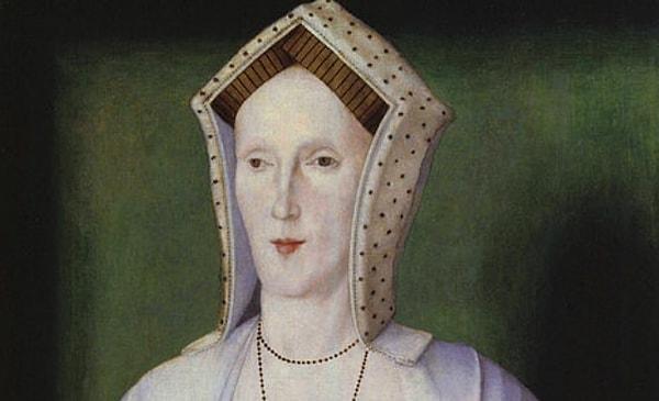 3. Anne Boleyn'in annesinin de Kral Henry ile ilişki yaşadığına ilişkin bazı söylentiler vardı. Anne'den nefret eden insanlar, Anne'in aslında Henry ile Anne'in annesi Elizabeth Boleyn'in çocuğu olduğunu bile iddia etmişlerdi.