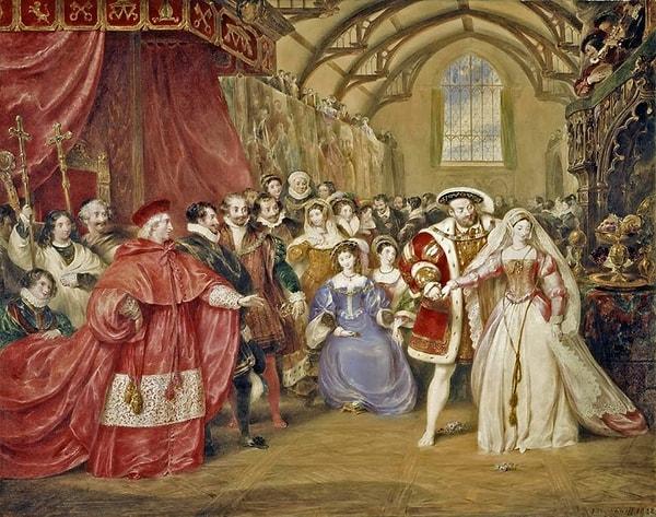 5. Anne, VIII. Henry'nin tacıyla kraliçe ilan edilmişti.