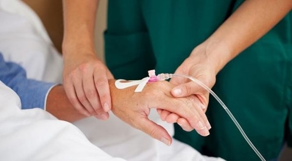 4. На первом месте по причинам смертности находится...