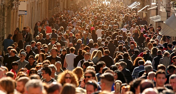 6. На сколько лет увеличилась средняя продолжительность жизни в период с 1990-1995 годов до 2010-2015?