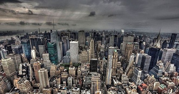 9. Каким термином называется рост городов и городского образа жизни?