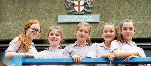 10. Однако бывший директор этой школы отреагировал на такое правило довольно резко: