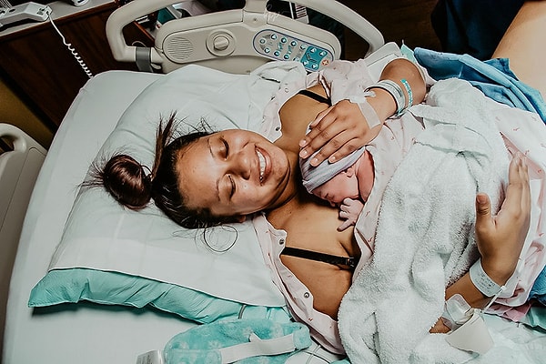 9. …и ответил, что впервые увидел, как его жена улыбается за все эти 10 месяцев…