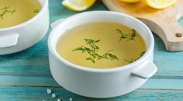 7. Тёплый бульон отлично помогает при простуде.