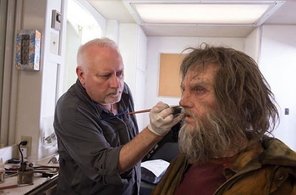 15. Процесс нанесения грима, сериал "Легион"