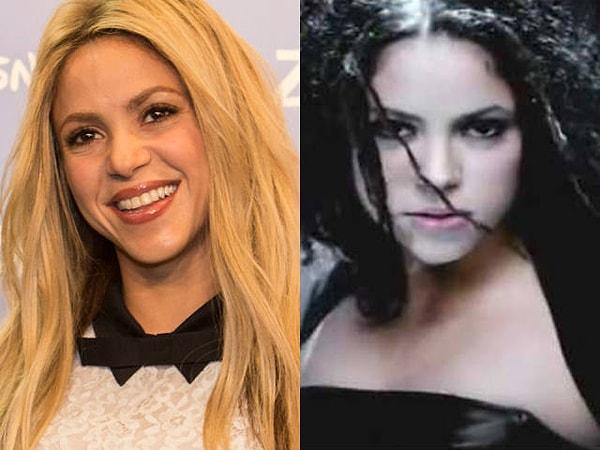 28. Shakira 2000 yılından beri sarışın ama ünlü şarkıcı normalde siyah saçlara sahip.