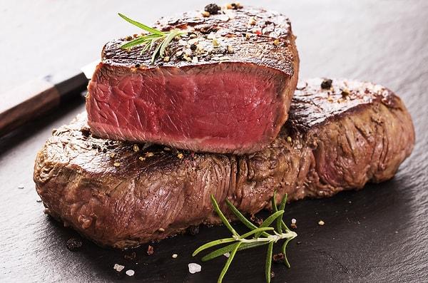 5. Kırmızı et, kas kazanmanıza yardımcı olacak mükemmel bir protein kaynağıdır.