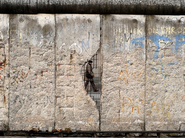 6. В какому году была построена Берлинская стена?