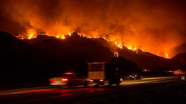 'Faili meçhul' yangınlarda Kütahya 854,65 hektar alanla ilk sırada. Kütahya'yı 666,43 hektar alanla Erzurum ve 518,82 hektar alanla Şanlıurfa izliyor.