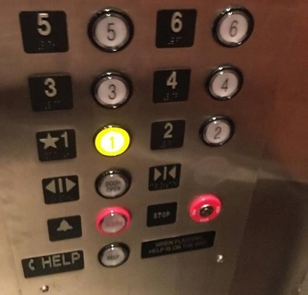 2. Кнопка "закрыть двери" отвалилась. Оказывается, она даже никогда не была подключена