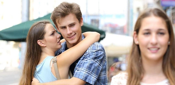 10. Вы когда-нибудь изменяли своему постоянному партнеру?