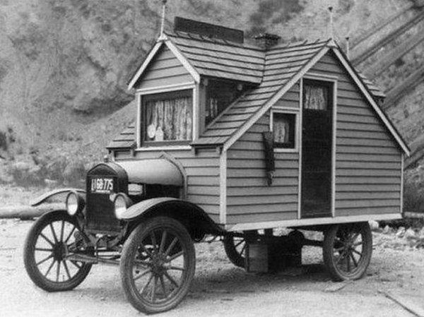 2. Tekerleklerin üstünde bir ev, 1926