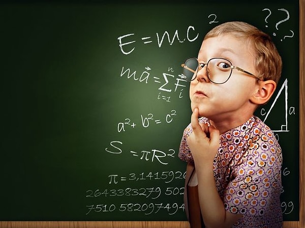 7. В ведре лежат 60 шариков. Красного, синего и желтого цвета. 1/3 шариков - желтые, 1/4 - синие. Сколько в ведре красных шариков?