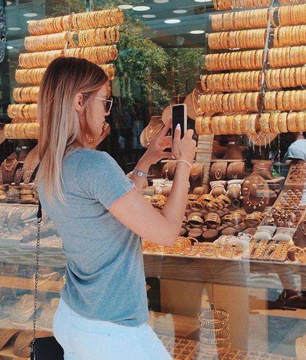 Вы не поверите, но их, популярных блогеров из России, пригласило погостить само руководство города!