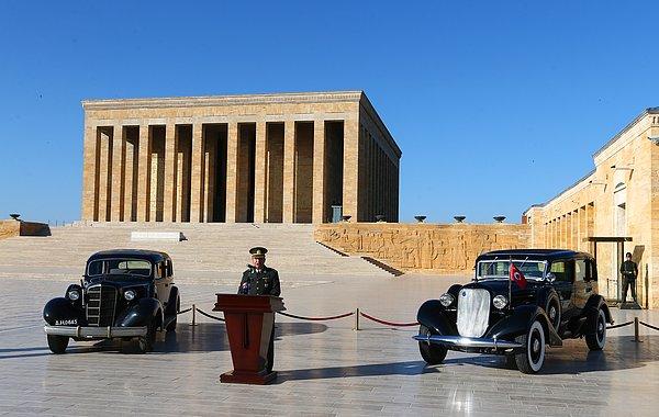 Anıtkabir Müze Komutanı Binbaşı Kasım Mehmet Teke, yaptığı konuşmada, Anıtkabir'de sergilenen Atatürk'ün kullandığı 3 otomobilin geçen yıllar içinde yıprandığını ve restorasyona ihtiyaç duyulduğunu belirtti.