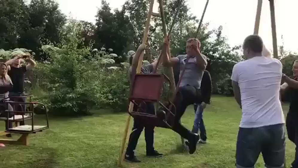 Salıncakta 360 Derece Dönen Adamın Maruz Kaldığı Beklenen Son