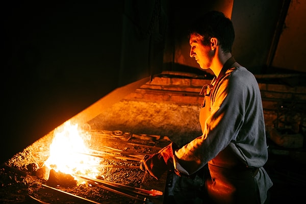 10. Если бы вы были кузнецом, с каким металлом работали бы?