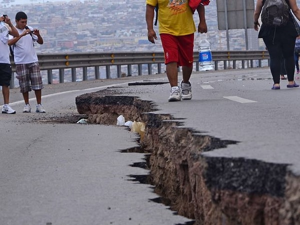 1. Что вызывает землетрясения?