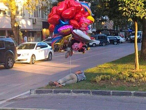 14. Bazen balonlarını bile emanet edebileceğin kimse olmuyor yanında...