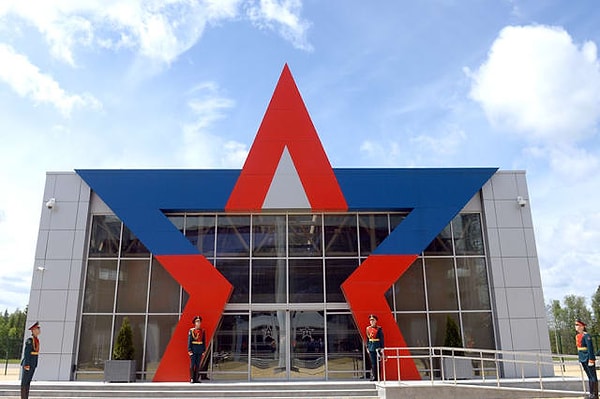 10. Концерн создал свой собственный стрелковый клуб.