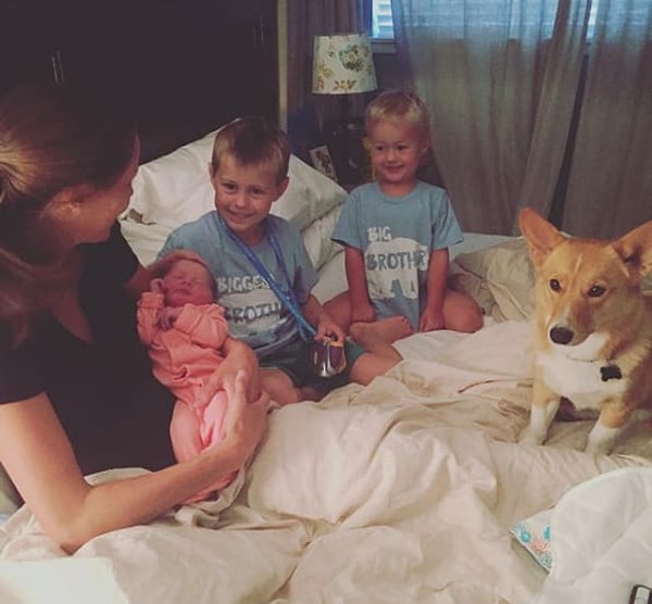 12. Похоже, Рэйнджер был предназначен судьбой для этой семьи, а Элингтоны обрели самого любящего и сопереживающего пса с человеческим сердцем! 😍