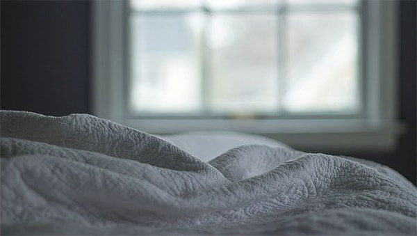 5. "Мама, когда ты спала, я проснулся и увидел призрака без лица, стоящего над тобой, прикасающегося к твоей руке и высасывающего твои сны"