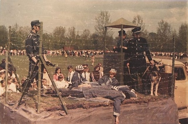 4. Или вот это... 😳 Тут даже актёры, переодетые в нацистскую форму.