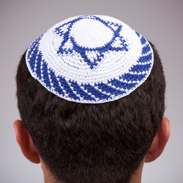 4. Как называется этот головной убор?