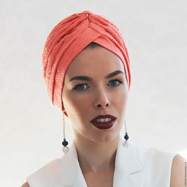 12. Как называется этот головной убор?