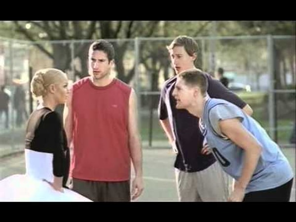 6. Анастасия Волочкова и баскетбол