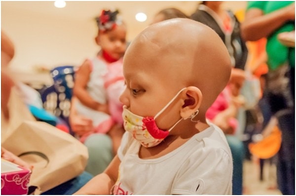 3. И поддерживала благотворительную акцию Philanthropy, дома моды, который регулярно отчисляет деньги на борьбу с раком у детей.