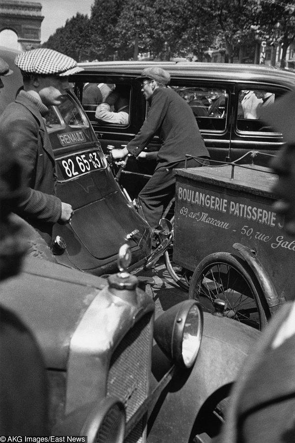 29. Paris'te trafik sıkışıklığı - 1946
