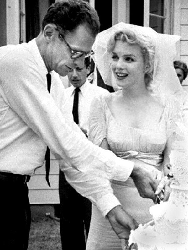 39. Marilyn Monroe ve Arthur Miller'ın düğünü - 1956