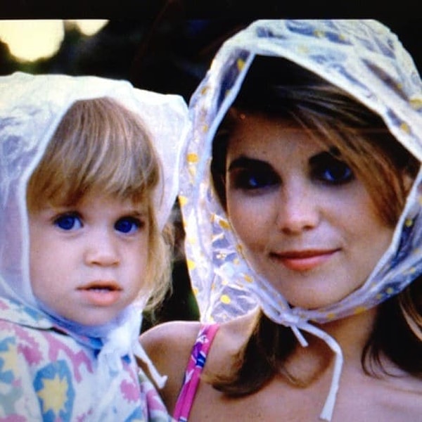 6. А вот и одна из сестёр Олсен на съёмках сериала "Полный дом" на Гавайях