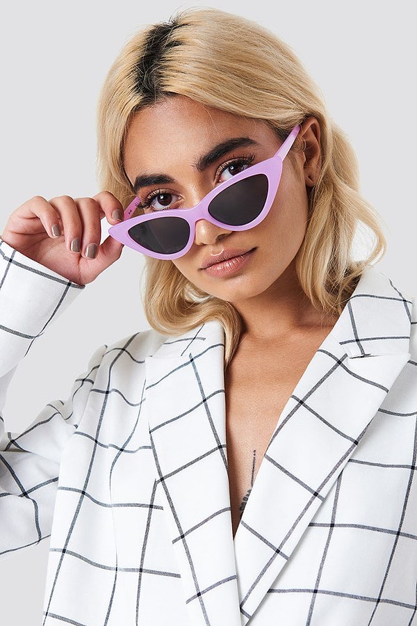 13. Вы никак не можете найти свои красивые солнцезащитные очки, так что, как правило, носите те, что бесплатно получили при заказе из каталога