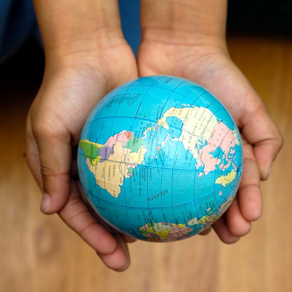 5. Через какой континент проходит экватор?