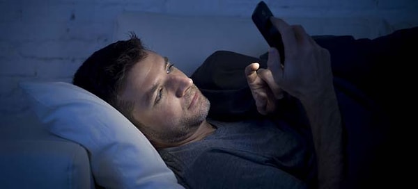 2. Проверяете ли вы свой смартфон, лежа в кровати перед сном?